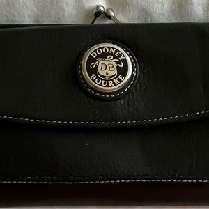 DOUNEY & BOURKE BLACK WALLET